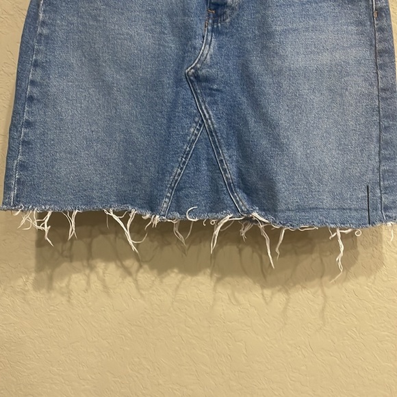 CK Jean Skirt with frayed hem size 26 top to bottom 17”new condition never worn - Picture 3 of 5